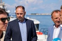 Župan Josip Bilaver sa suradnicima nazočio je primopredaji mobilne ljekarne – brodice Župan Josip Bilaver sa suradnicima nazočio je primopredaji mobilne ljekarne – brodice