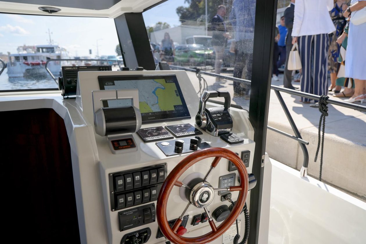 Župan Josip Bilaver sa suradnicima nazočio je primopredaji mobilne ljekarne – brodice Župan Josip Bilaver sa suradnicima nazočio je primopredaji mobilne ljekarne – brodice