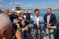 Župan Josip Bilaver sa suradnicima nazočio je primopredaji mobilne ljekarne – brodice Župan Josip Bilaver sa suradnicima nazočio je primopredaji mobilne ljekarne – brodice