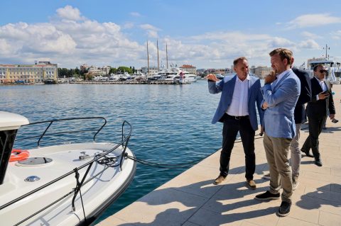 Župan Josip Bilaver sa suradnicima nazočio je primopredaji mobilne ljekarne – brodice