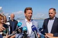 Župan Josip Bilaver sa suradnicima nazočio je primopredaji mobilne ljekarne – brodice Župan Josip Bilaver sa suradnicima nazočio je primopredaji mobilne ljekarne – brodice