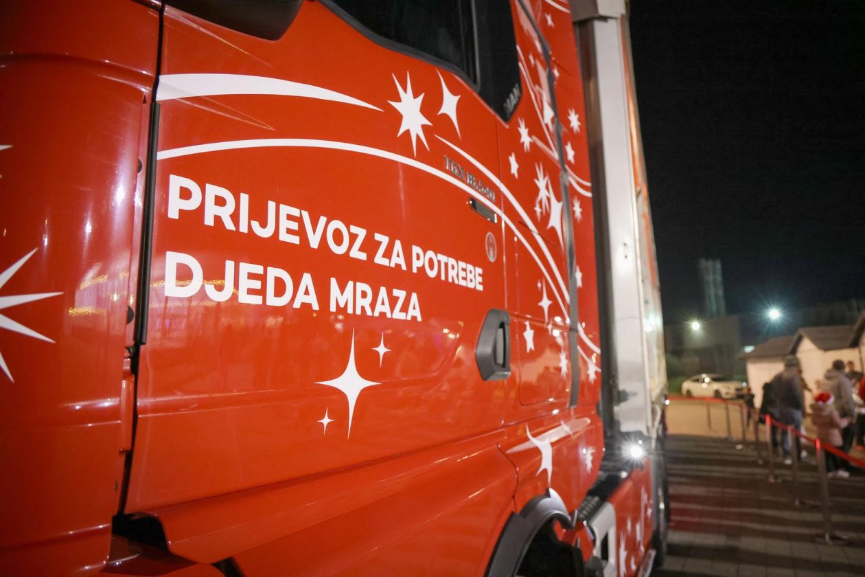 Kamion Djeda Mraza na Višnjiku