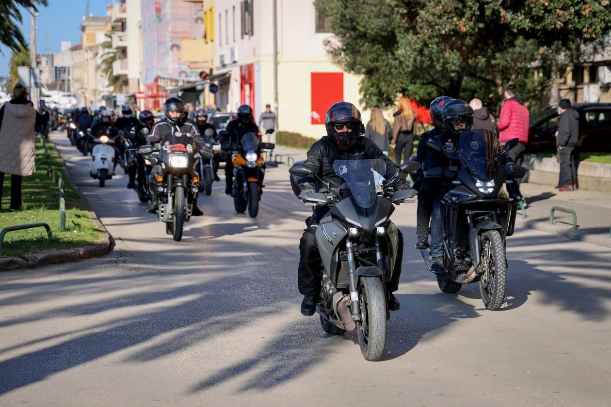 Zadar: Moto defile Zadar – Maslenički most koji je održan povodom obilježavanja 33. obljetnice VRO Maslenica Zadar: Moto defile Zadar – Maslenički most koji je održan povodom obilježavanja 33. obljetnice VRO Maslenica