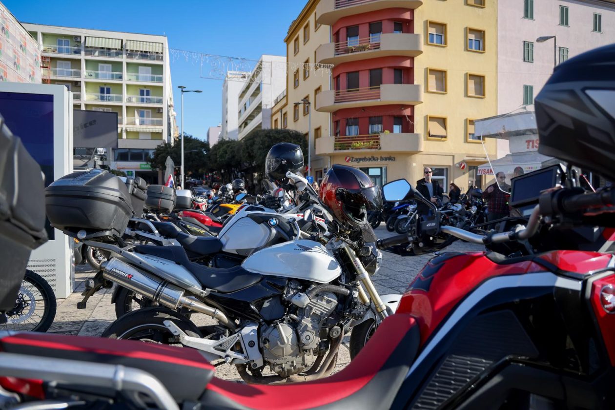 Zadar: Moto defile Zadar – Maslenički most koji je održan povodom obilježavanja 33. obljetnice VRO Maslenica Zadar: Moto defile Zadar – Maslenički most koji je održan povodom obilježavanja 33. obljetnice VRO Maslenica