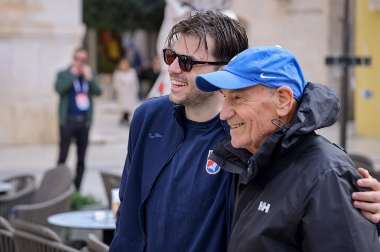 Narodni trg: Druženje rukometnih reprezentativaca s građanima