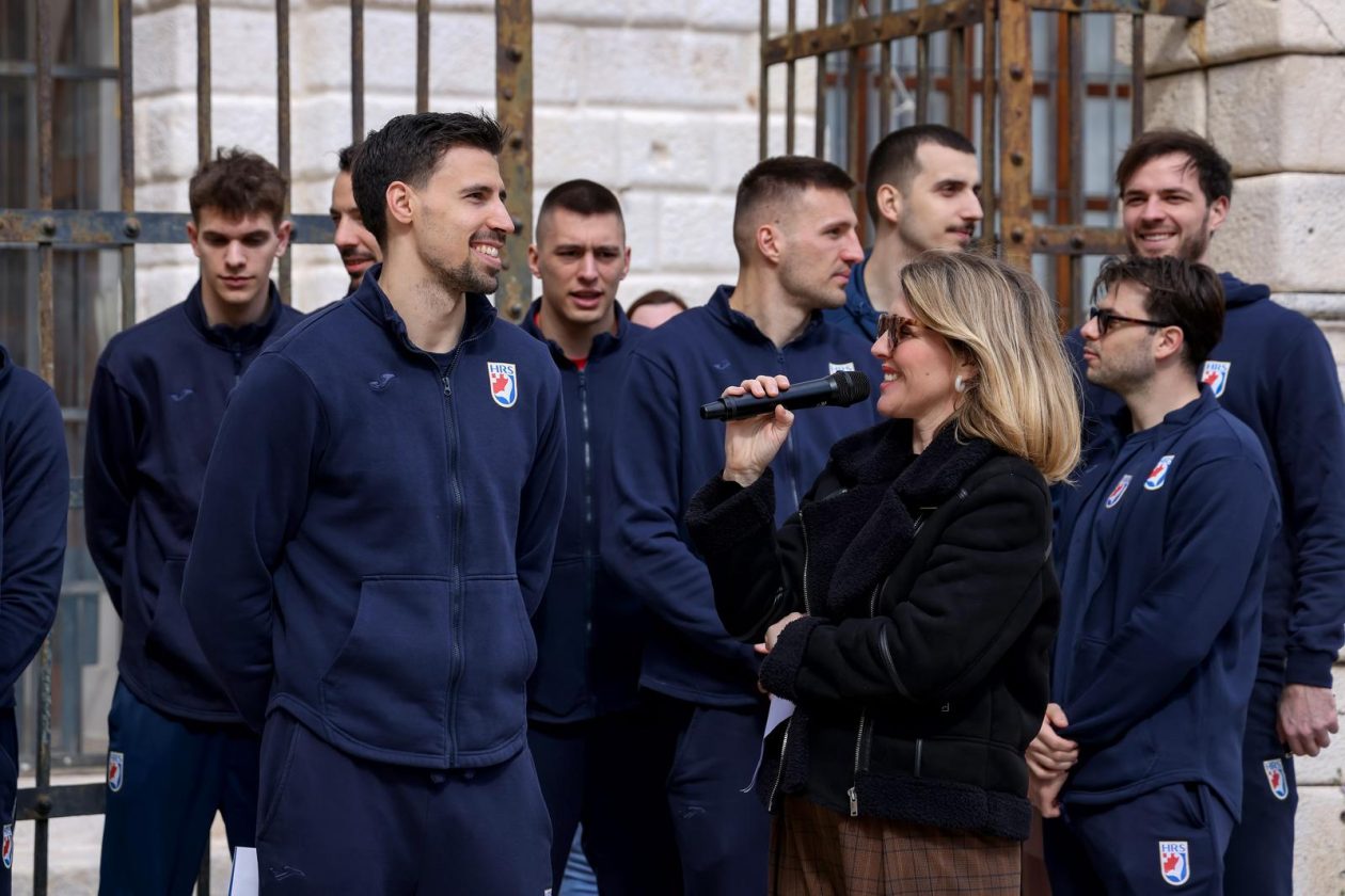 Narodni trg: Druženje rukometnih reprezentativaca s građanima