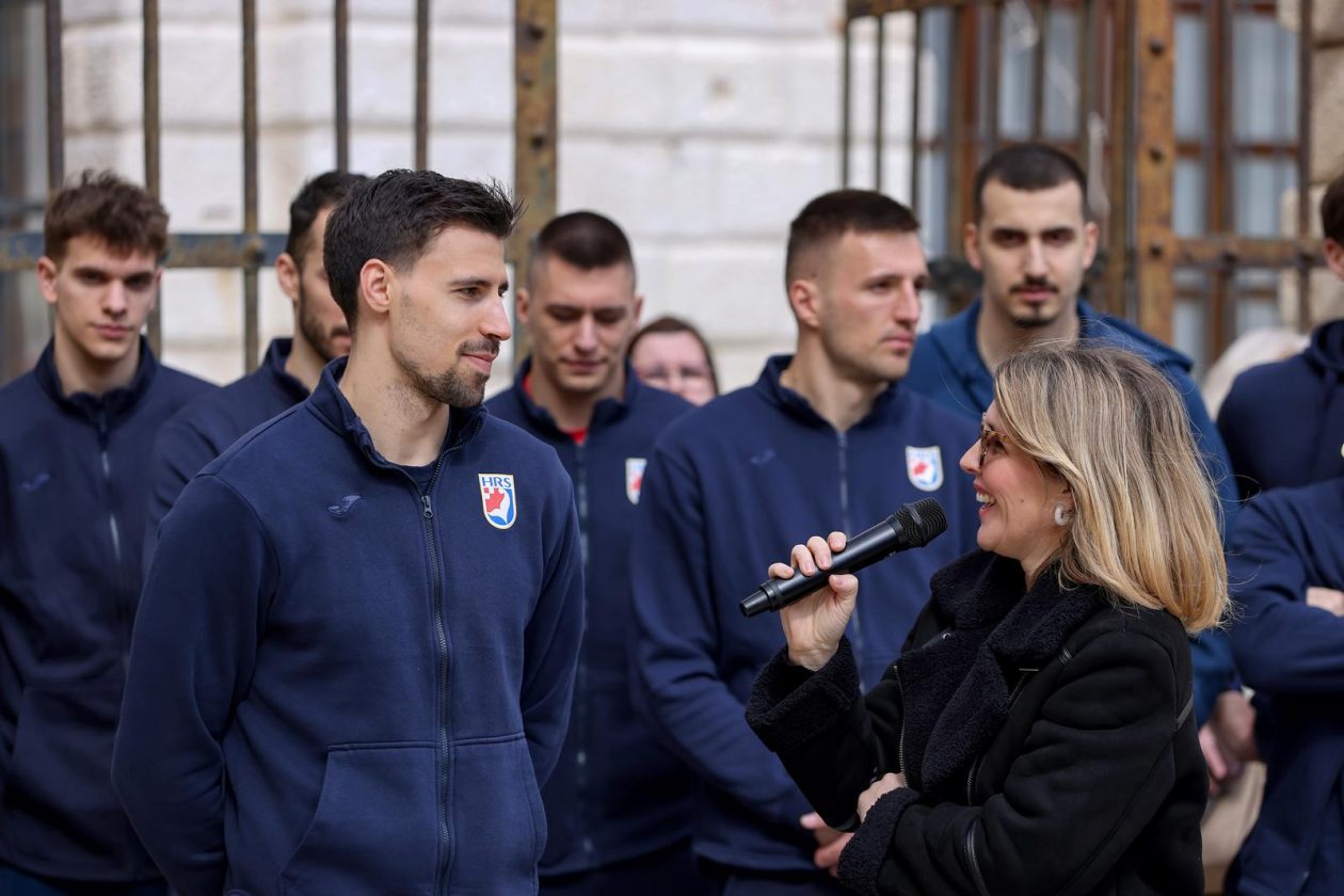 Narodni trg: Druženje rukometnih reprezentativaca s građanima