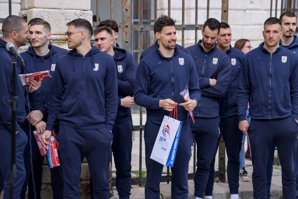 Narodni trg: Druženje rukometnih reprezentativaca s građanima