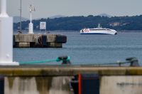 Zadar: Katamaran “Melita” s kojeg su noćas evakuirani putnici pluta u zadarskom kanalu