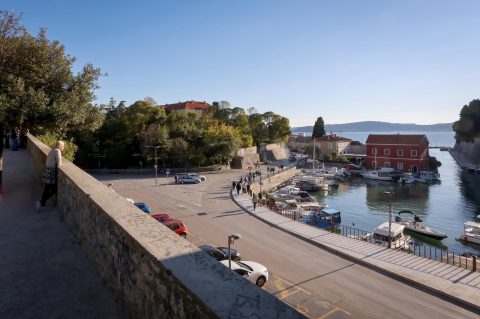 Grad Zadar ilustracija Foša Kneževa palača Providruova palača i Kalelarga