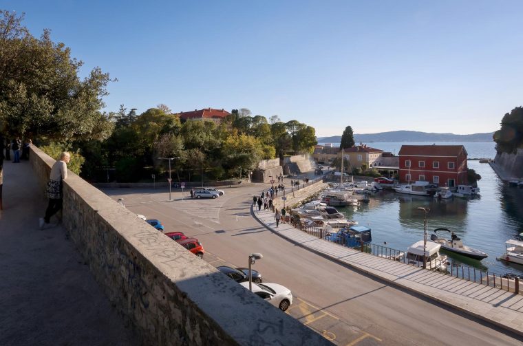 Grad Zadar ilustracija Foša Kneževa palača Providruova palača i Kalelarga