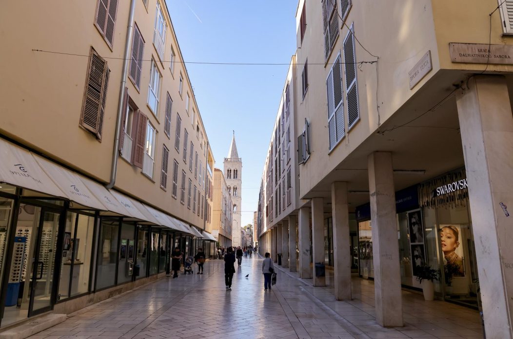 Grad Zadar ilustracija Foša Kneževa palača Providruova palača i Kalelarga Grad Zadar ilustracija Foša Kneževa palača Providruova palača i Kalelarga