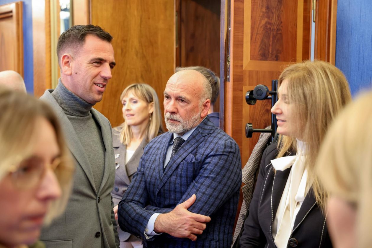 Predbožićno druženje s gradonačelnikom i pročelnicima Grada Zadra