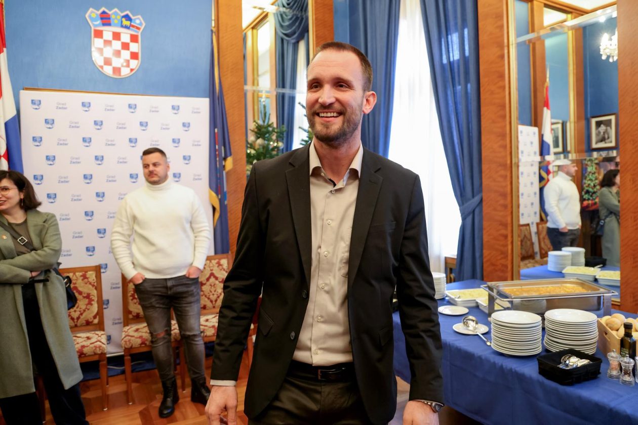 Predbožićno druženje s gradonačelnikom i pročelnicima Grada Zadra