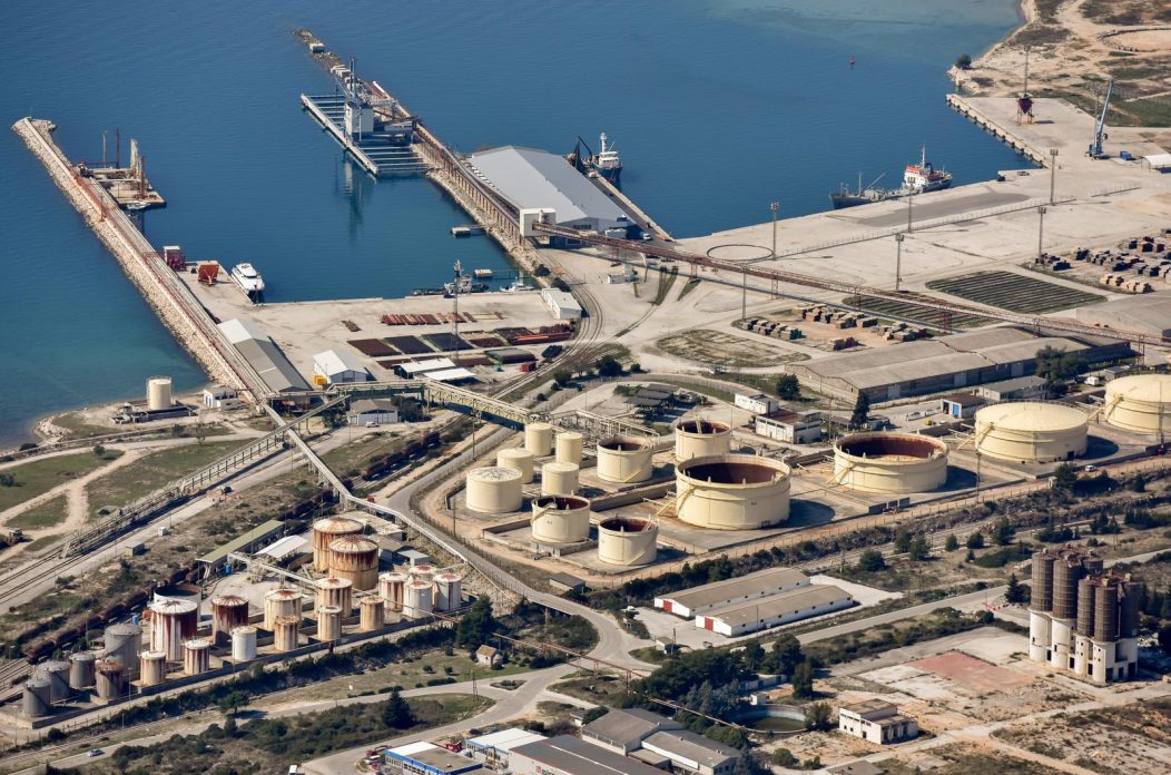 Zadar: Pogled iz zraka na industrijski dio luke Gaenica