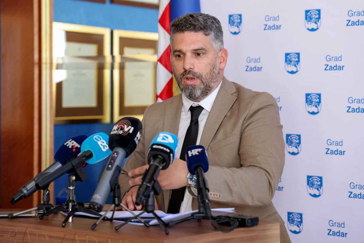Zadar: Šime Erlić predstavio smjernice za zapošljavanje u gradskim ustanovama Zadar: Šime Erlić predstavio smjernice za zapošljavanje u gradskim ustanovama