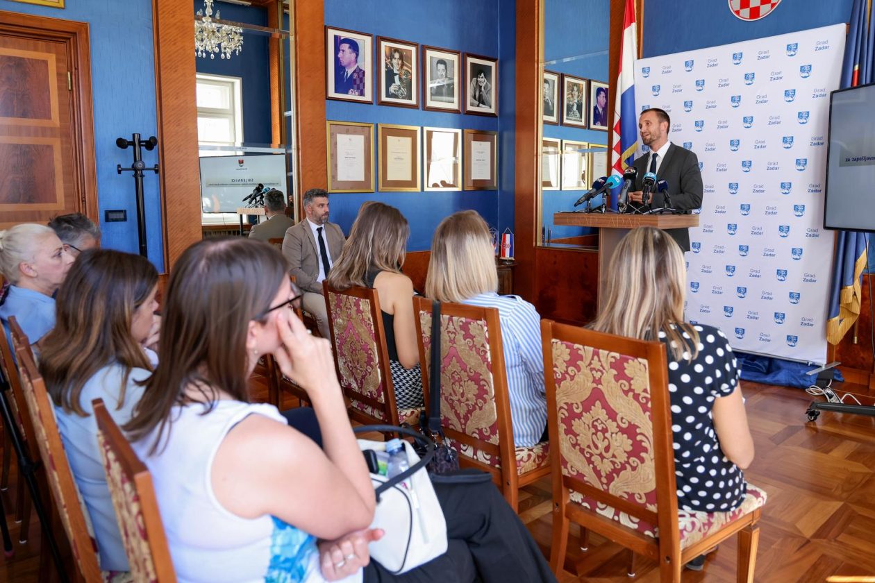Zadar: Šime Erlić predstavio smjernice za zapošljavanje u gradskim ustanovama Zadar: Šime Erlić predstavio smjernice za zapošljavanje u gradskim ustanovama