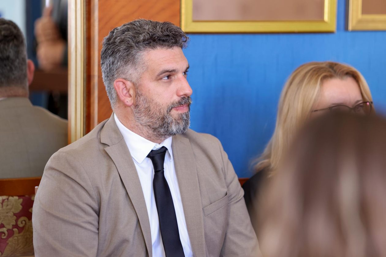 Zadar: Šime Erlić predstavio smjernice za zapošljavanje u gradskim ustanovama Zadar: Šime Erlić predstavio smjernice za zapošljavanje u gradskim ustanovama