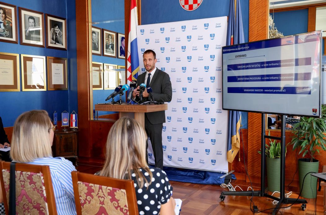 Zadar: Šime Erlić predstavio smjernice za zapošljavanje u gradskim ustanovama Zadar: Šime Erlić predstavio smjernice za zapošljavanje u gradskim ustanovama