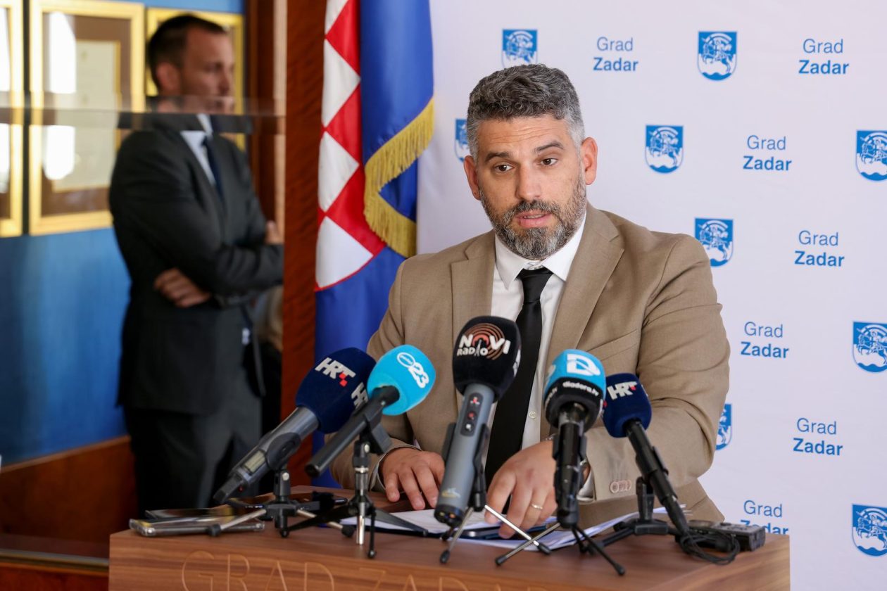 Zadar: Šime Erlić predstavio smjernice za zapošljavanje u gradskim ustanovama Zadar: Šime Erlić predstavio smjernice za zapošljavanje u gradskim ustanovama