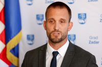 Šime Erlić predstavio smjernice za zapošljavanje u gradskim ustanovama Šime Erlić predstavio smjernice za zapošljavanje u gradskim ustanovama