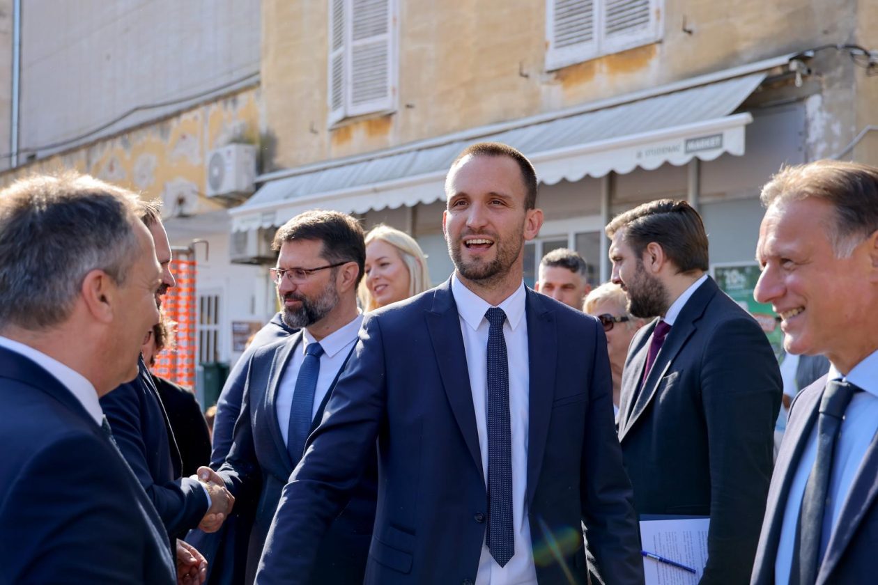 Predsjednik Hrvatskog sabora Gordan Jandroković obišao manifestaciju „Pijat na Pijaci“