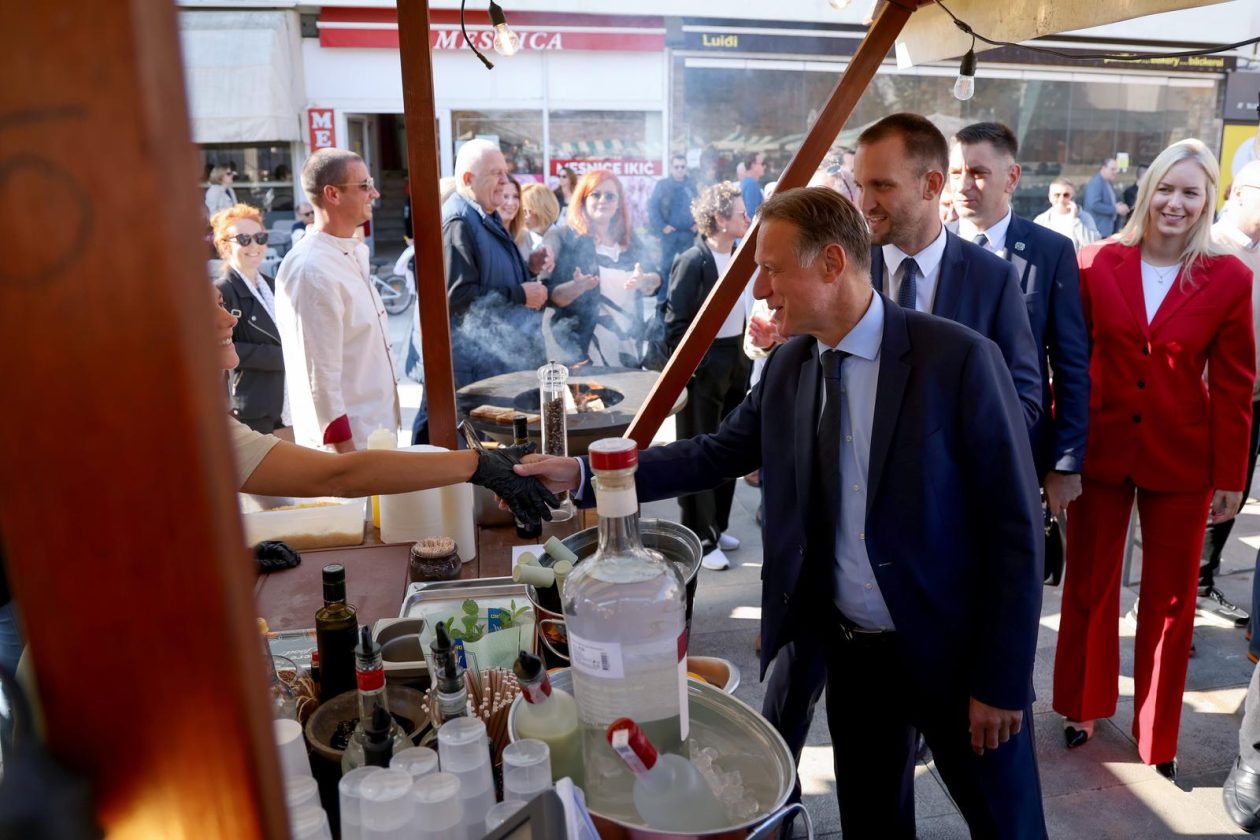 Predsjednik Hrvatskog sabora Gordan Jandroković obišao manifestaciju „Pijat na Pijaci“