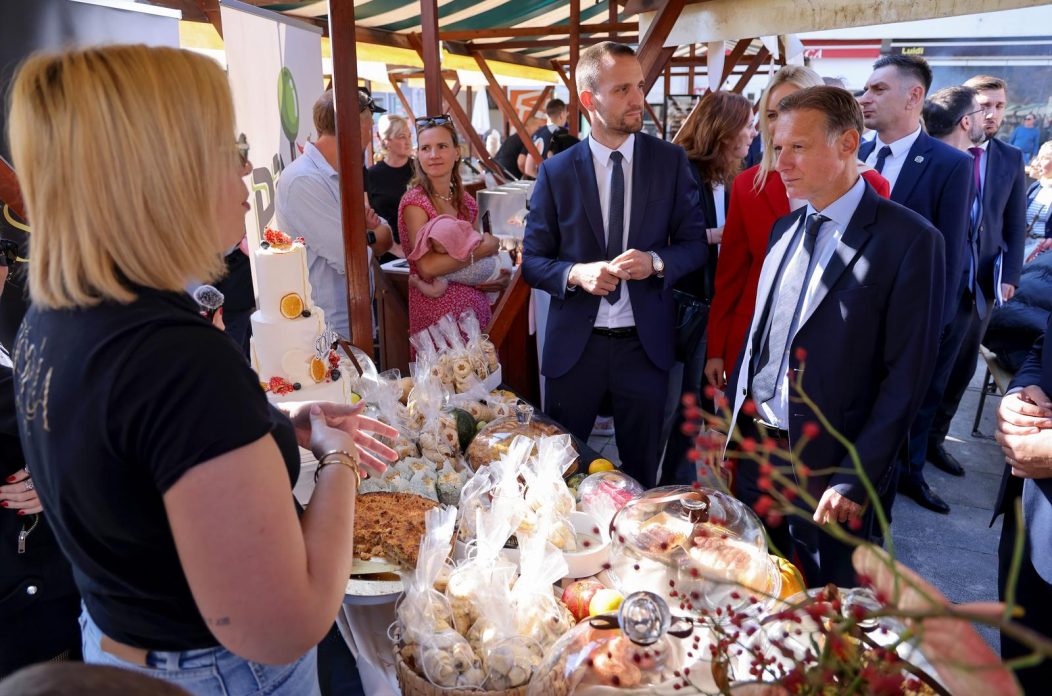 Predsjednik Hrvatskog sabora Gordan Jandroković obišao manifestaciju „Pijat na Pijaci“