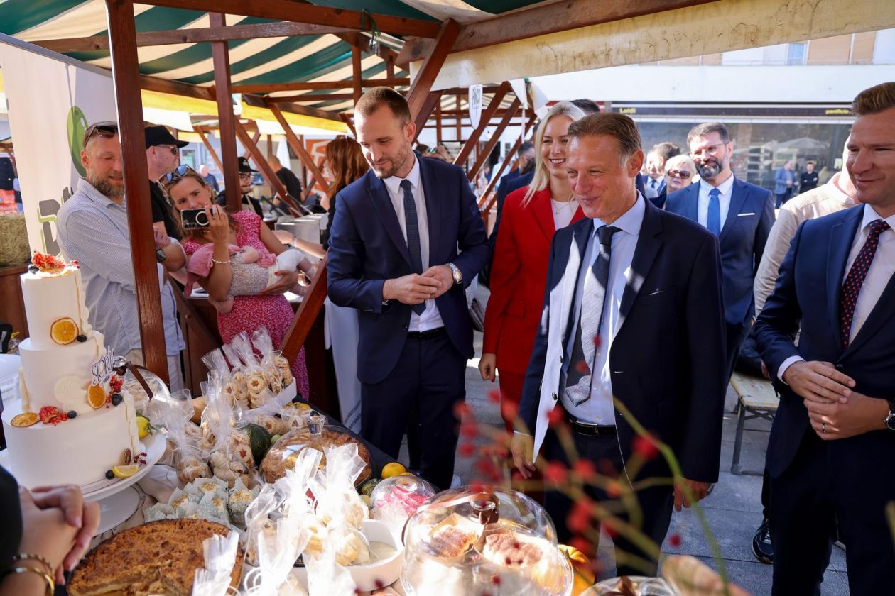 Predsjednik Hrvatskog sabora Gordan Jandroković obišao manifestaciju „Pijat na Pijaci“