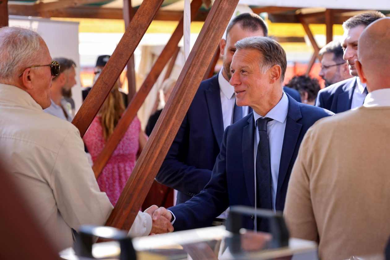 Predsjednik Hrvatskog sabora Gordan Jandroković obišao manifestaciju „Pijat na Pijaci“