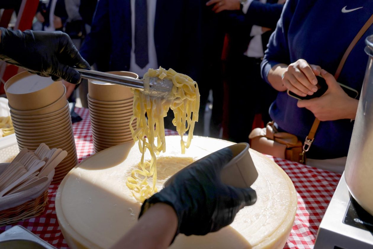 Predsjednik Hrvatskog sabora Gordan Jandroković obišao manifestaciju „Pijat na Pijaci“