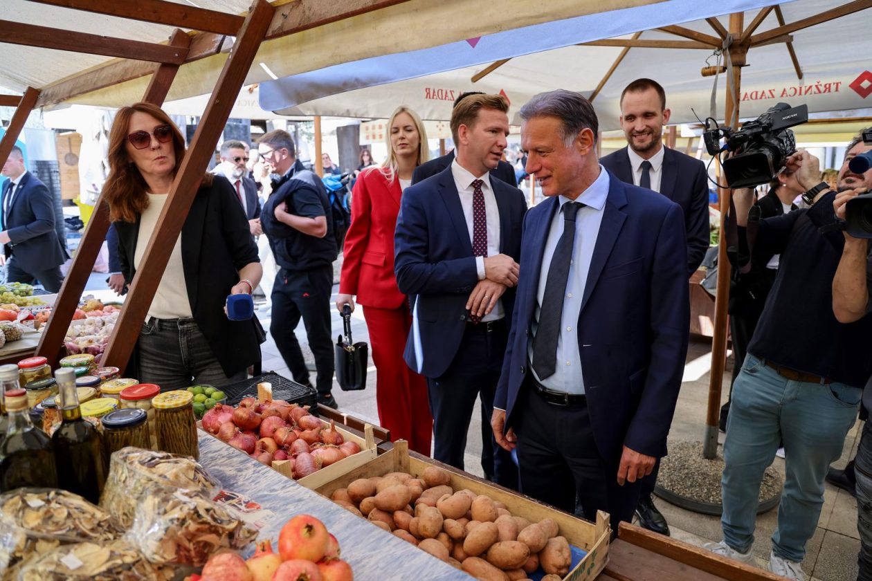 Predsjednik Hrvatskog sabora Gordan Jandroković obišao manifestaciju „Pijat na Pijaci“