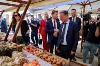 Predsjednik Hrvatskog sabora Gordan Jandroković obišao manifestaciju „Pijat na Pijaci“