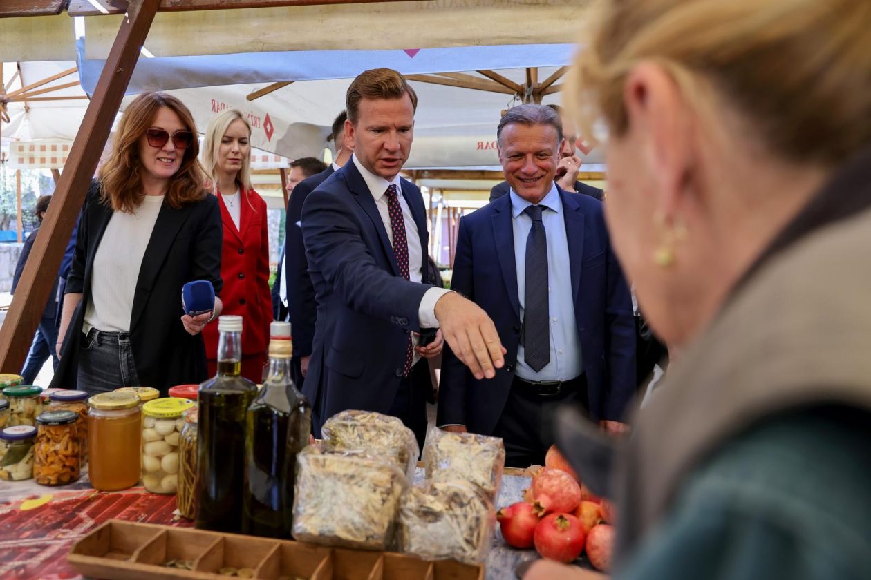 Predsjednik Hrvatskog sabora Gordan Jandroković obišao manifestaciju „Pijat na Pijaci“