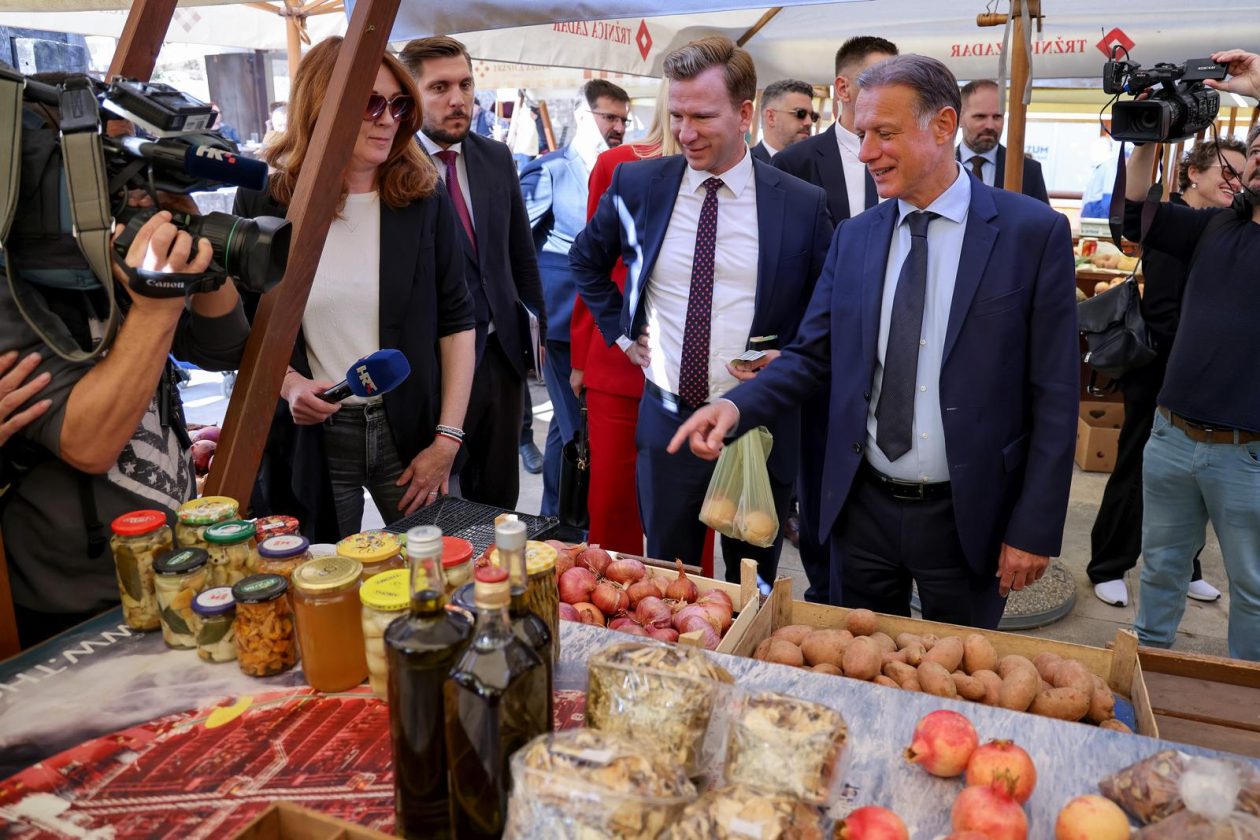 Predsjednik Hrvatskog sabora Gordan Jandroković obišao manifestaciju „Pijat na Pijaci“