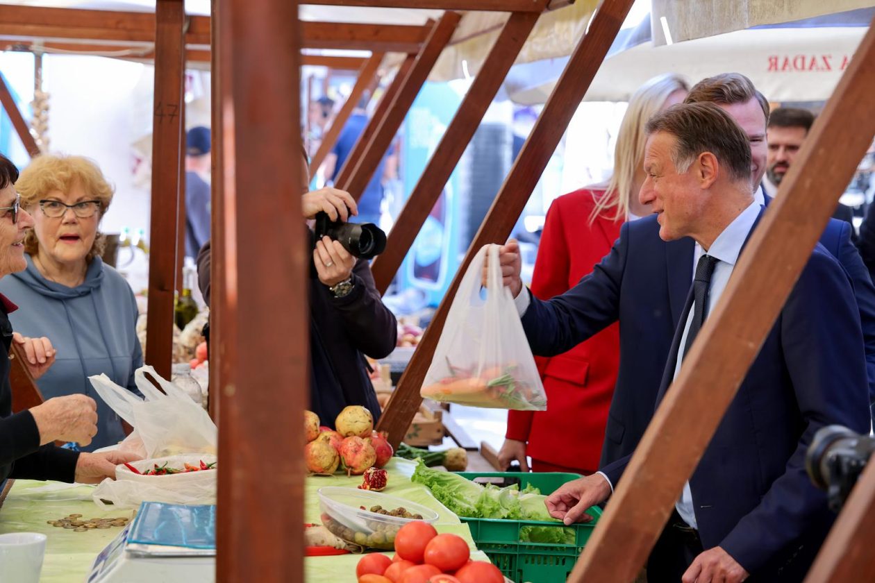 Predsjednik Hrvatskog sabora Gordan Jandroković obišao manifestaciju „Pijat na Pijaci“