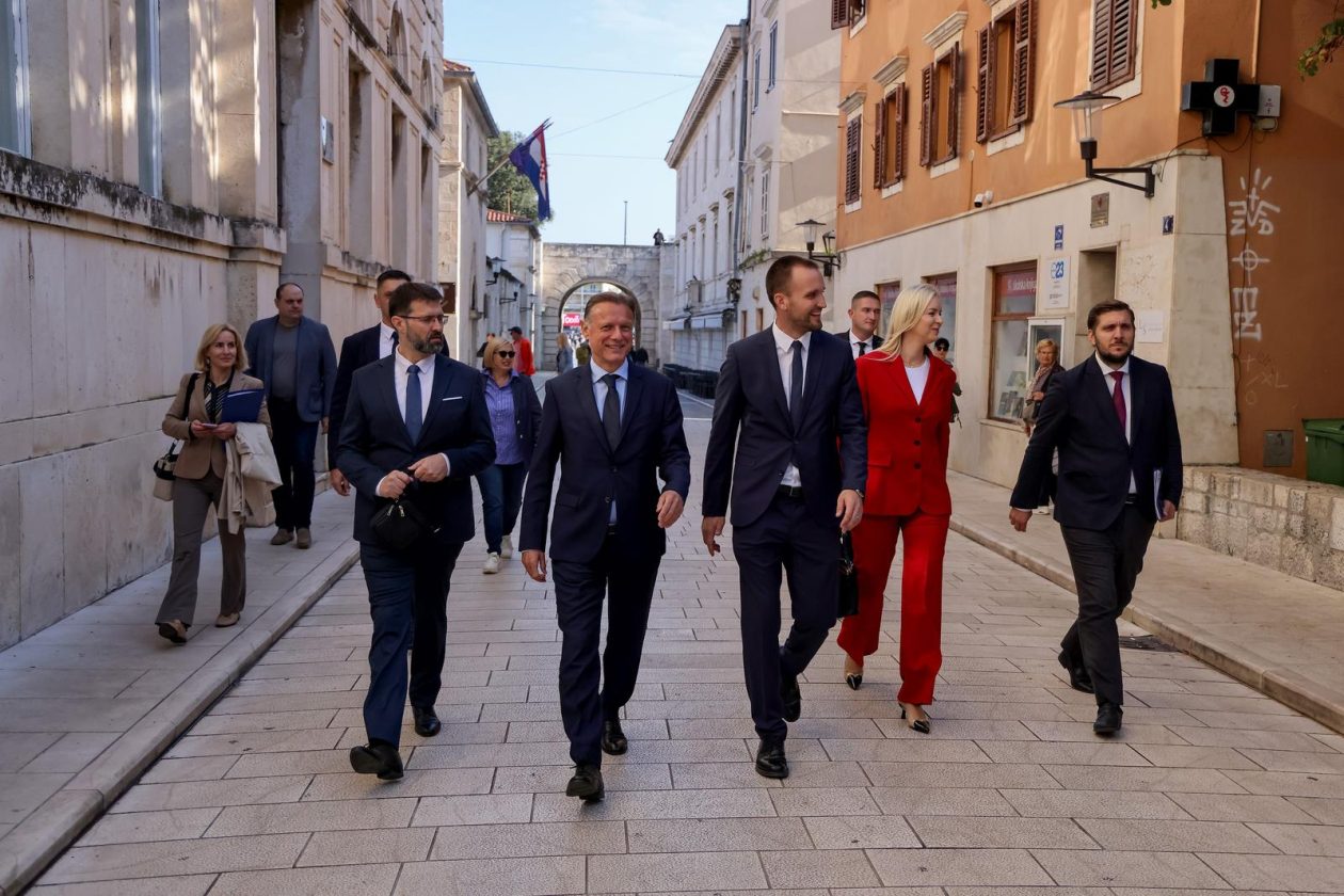 Predsjednik Hrvatskog sabora Gordan Jandroković obišao manifestaciju „Pijat na Pijaci“