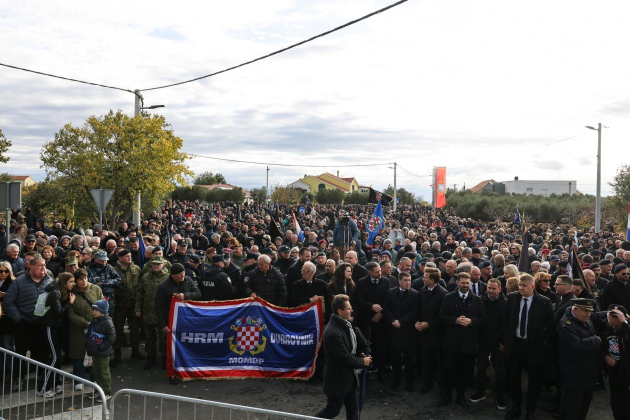 Izaslanstva Vlade i Predsjednika Republike na obilježavanju stradanja Škabrnje