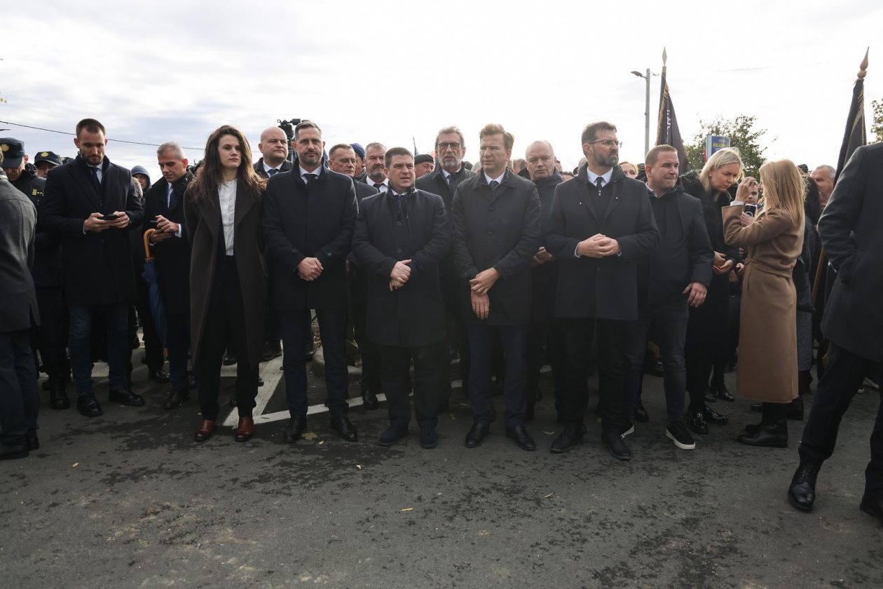 Izaslanstva Vlade i Predsjednika Republike na obilježavanju stradanja Škabrnje