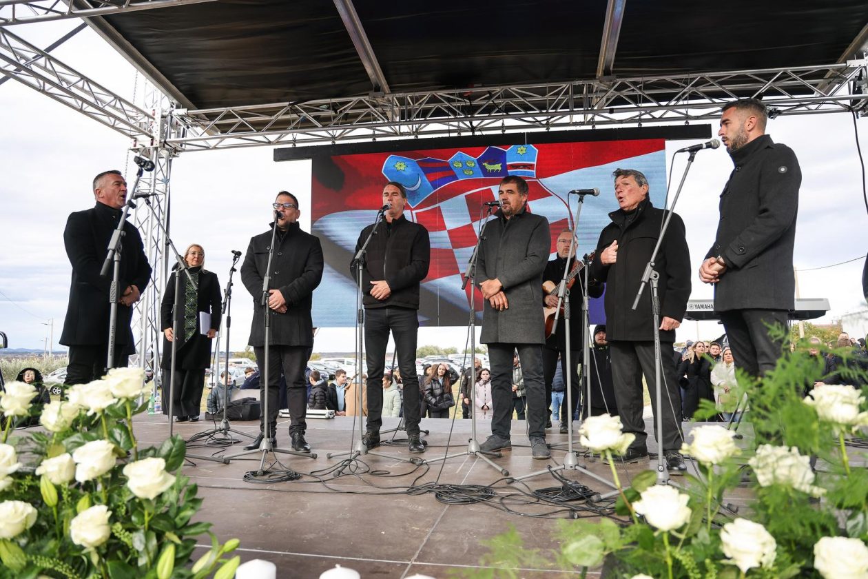 Obilježavanje 34. obljetnice stradanja Škabrnje