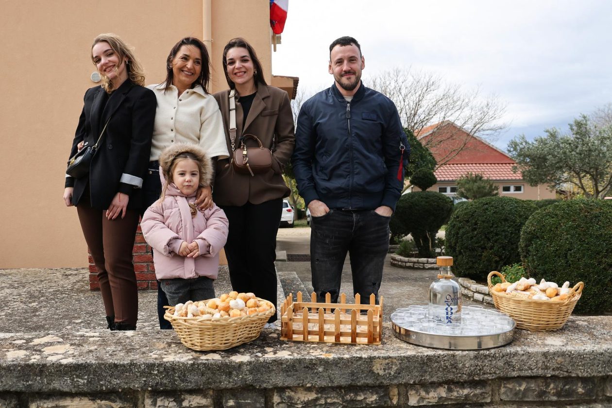 Obilježavanje 34. obljetnice stradanja Škabrnje