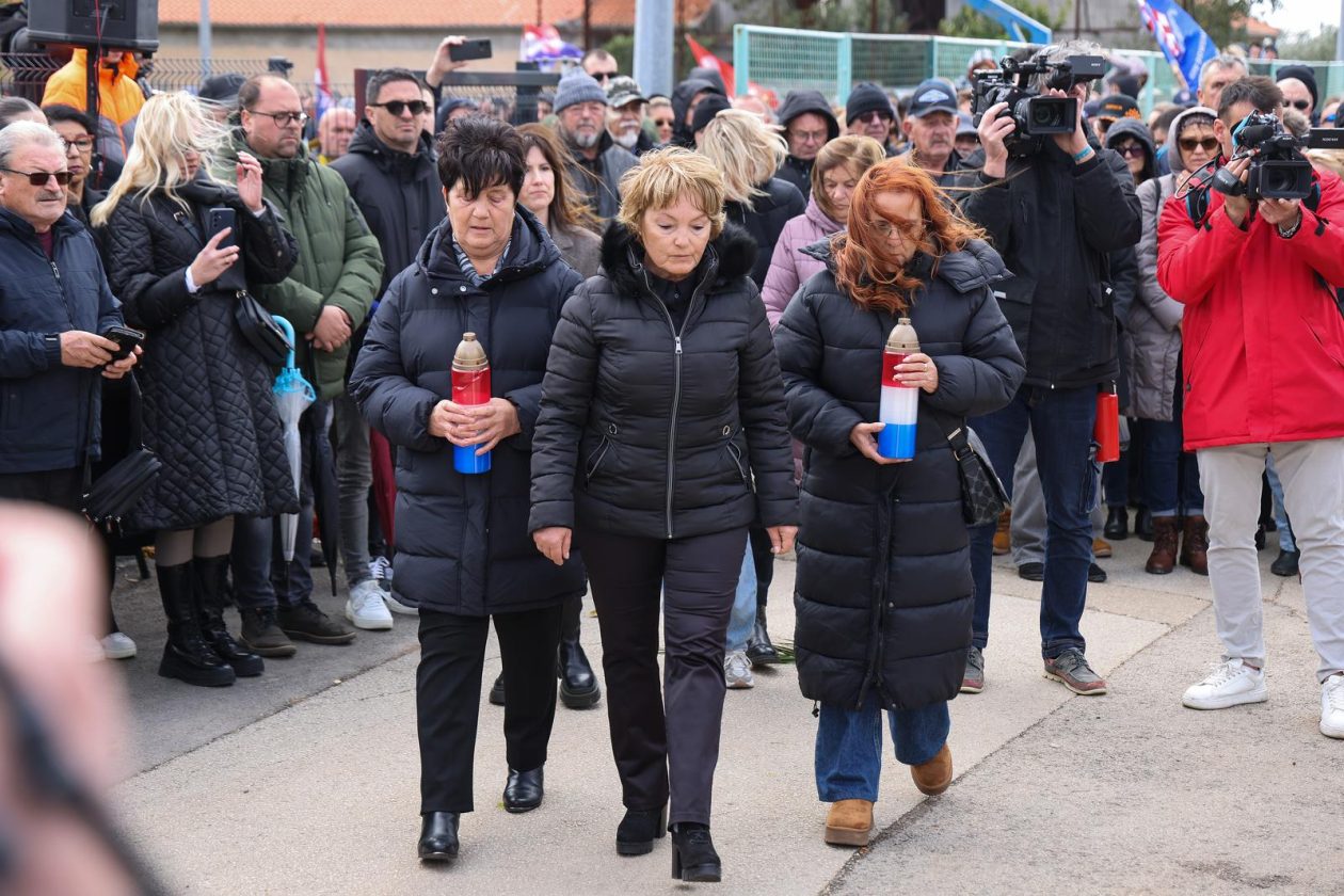 Obilježavanje 34. obljetnice stradanja Škabrnje