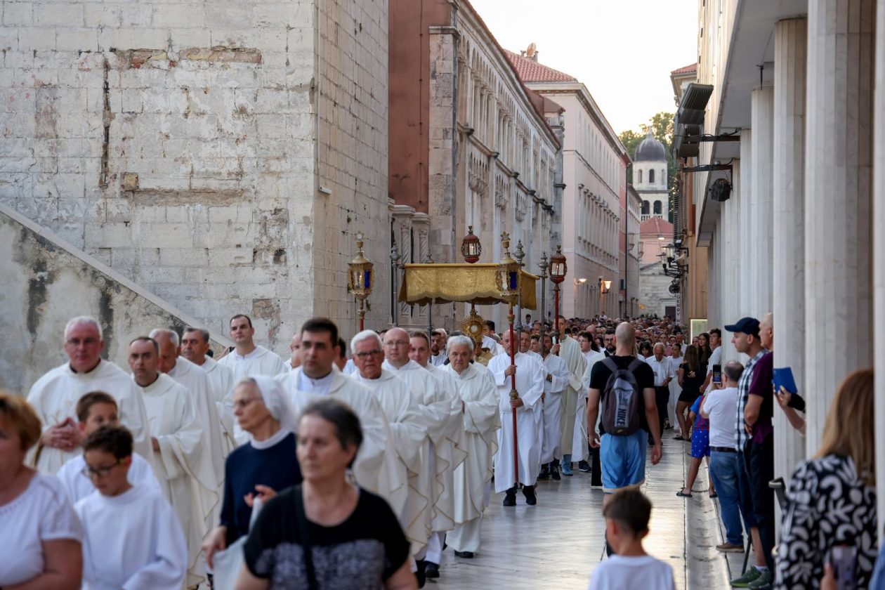 Zadar: Misno slavlje i procesija na svetkovinu Tijelova
