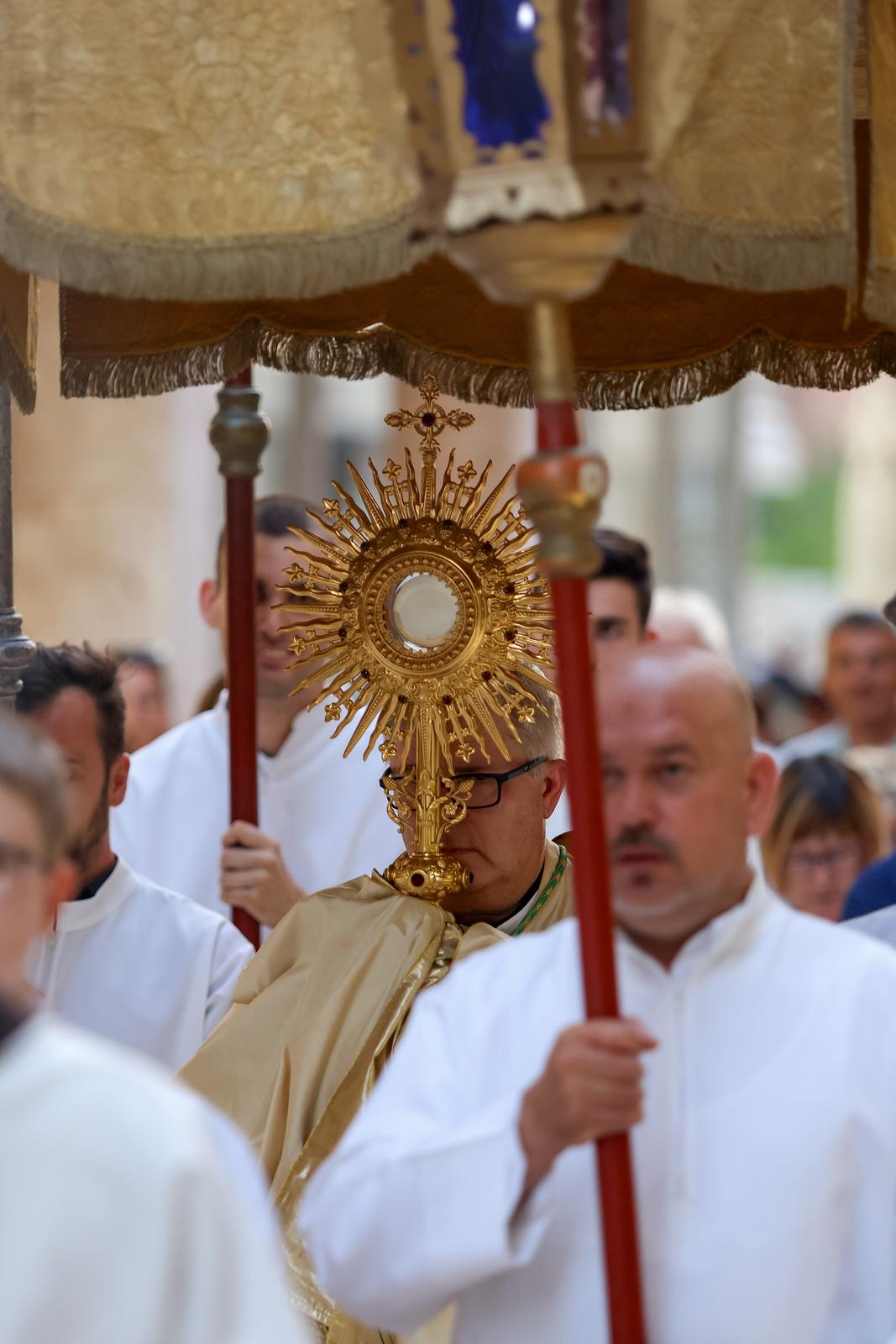Zadar: Misno slavlje i procesija na svetkovinu Tijelova