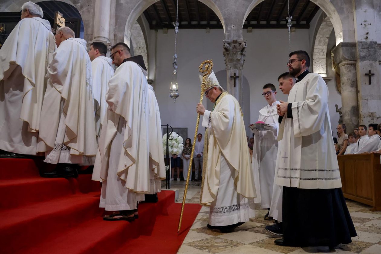 Zadar: Misno slavlje i procesija na svetkovinu Tijelova