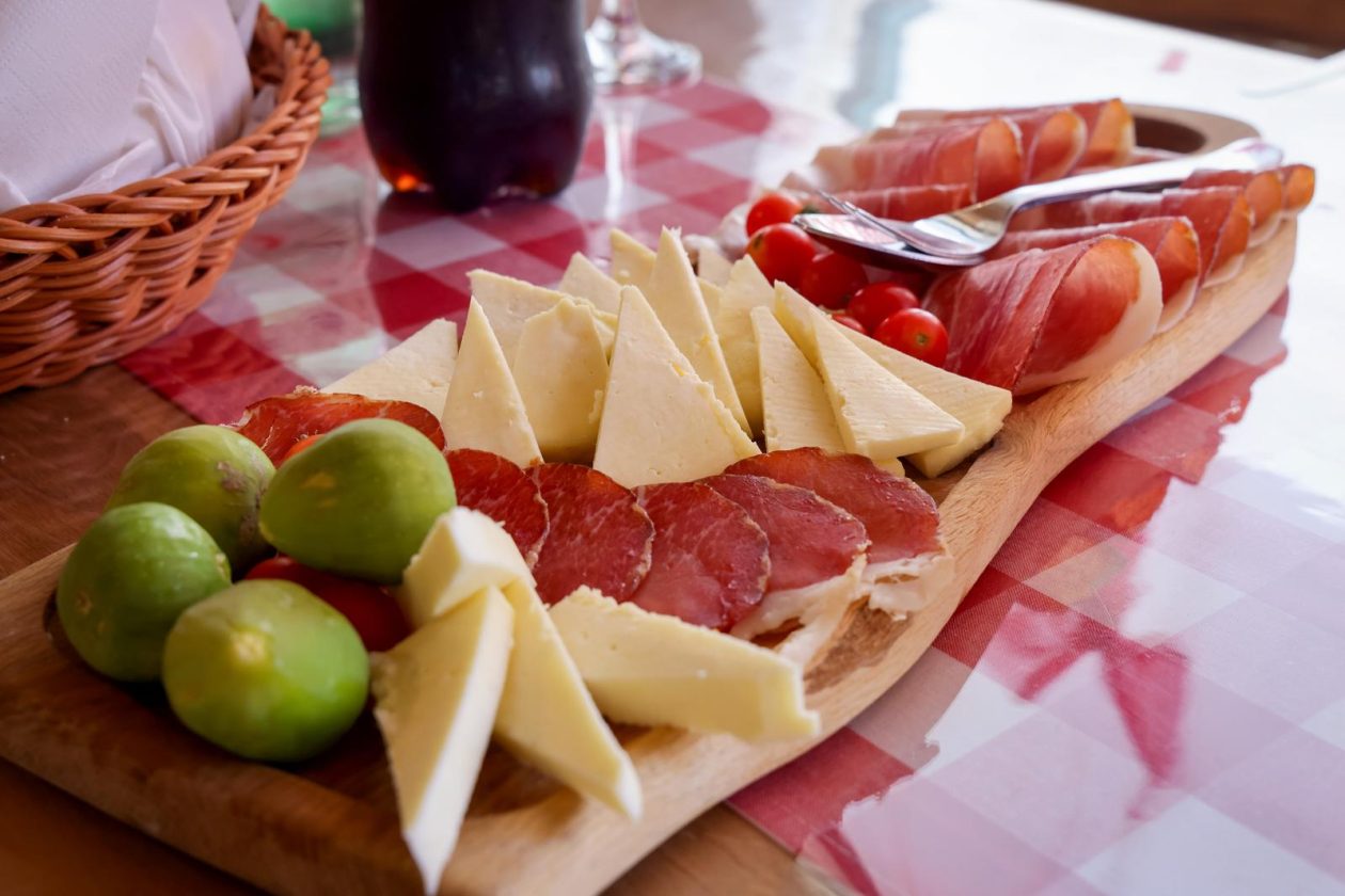 Mlada nada Stipe Šunić iz Rodaljice nedaleko od Benkovca živi za svoj agroturizam “Srce Bukovice”