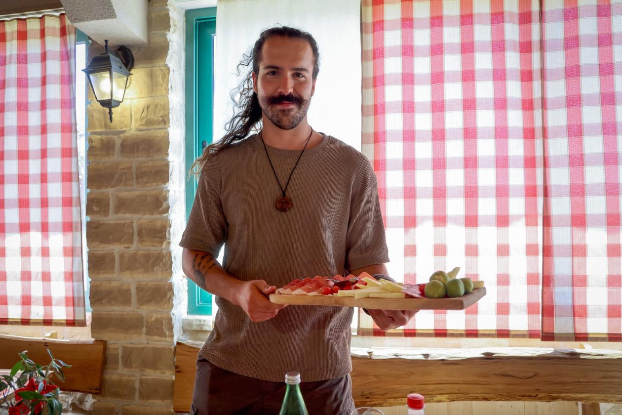 Mlada nada Stipe Šunić iz Rodaljice nedaleko od Benkovca živi za svoj agroturizam “Srce Bukovice”