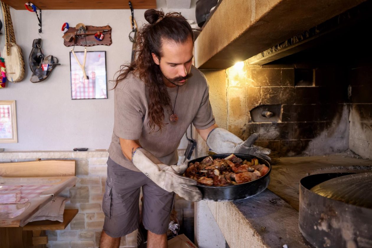 Mlada nada Stipe Šunić iz Rodaljice nedaleko od Benkovca živi za svoj agroturizam “Srce Bukovice”