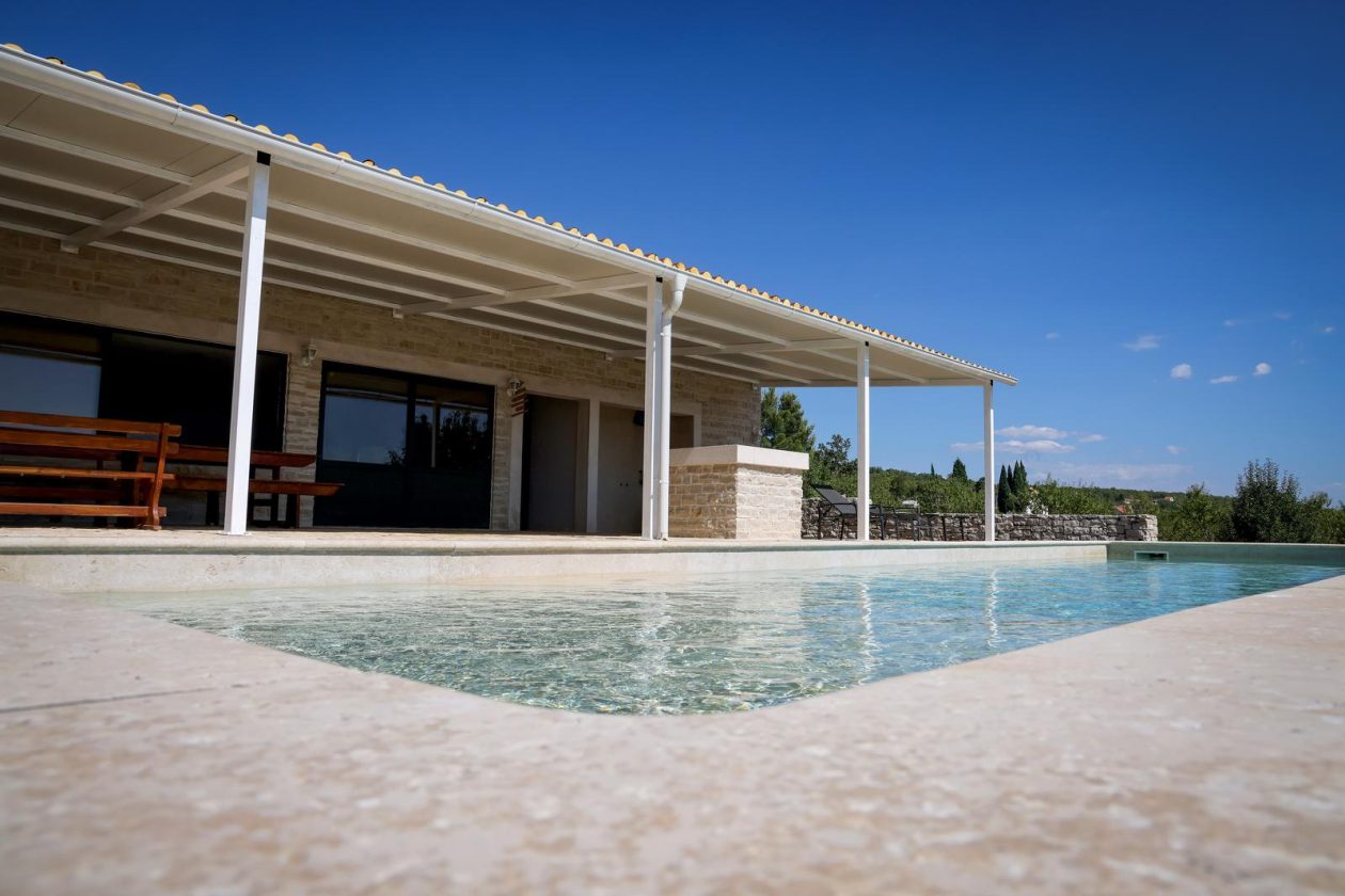 Mlada nada Stipe Šunić iz Rodaljice nedaleko od Benkovca živi za svoj agroturizam “Srce Bukovice”