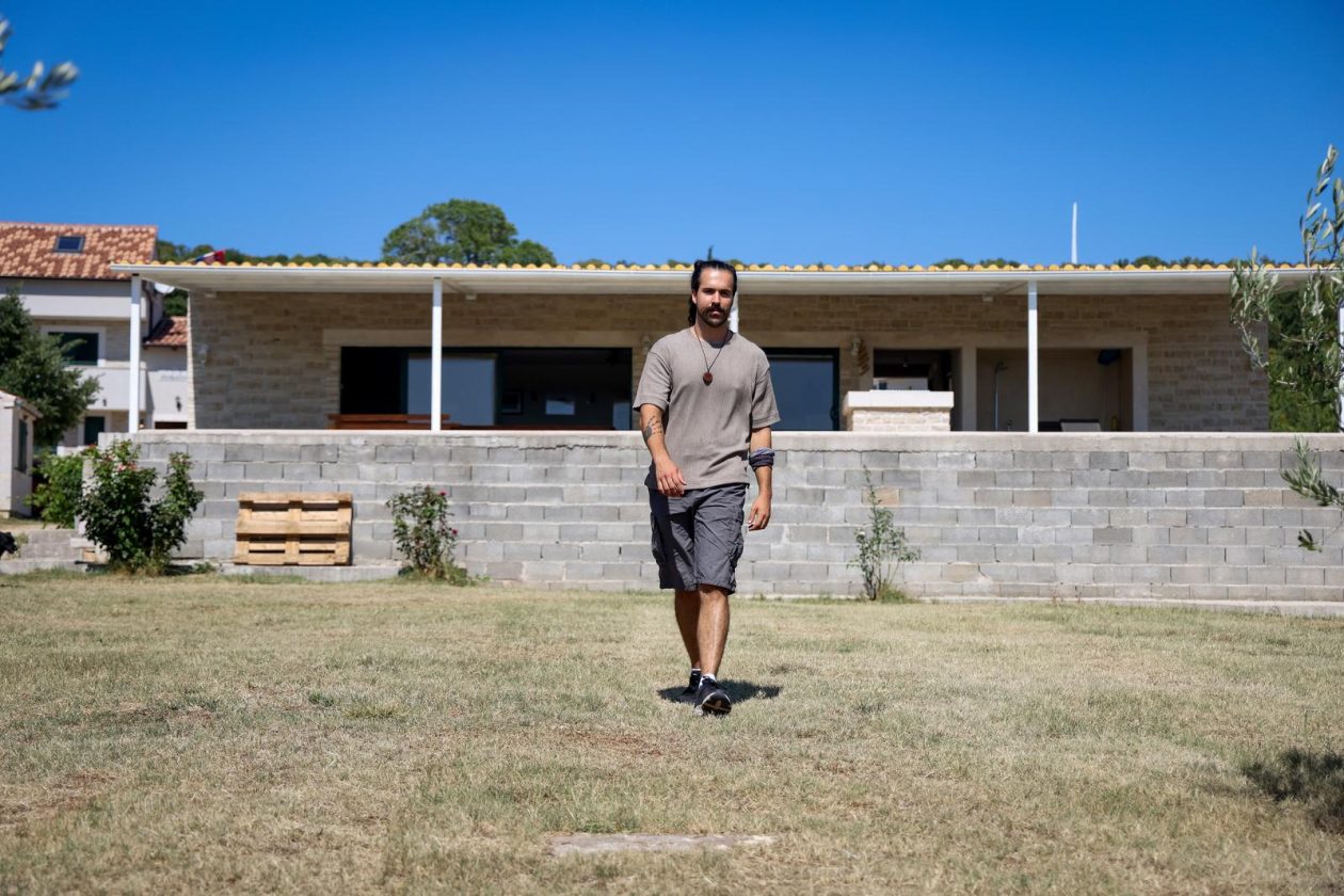 Mlada nada Stipe Šunić iz Rodaljice nedaleko od Benkovca živi za svoj agroturizam “Srce Bukovice”